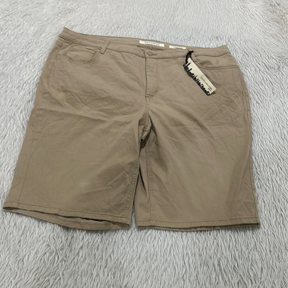 Jones New York jeans women’s Lexington khaki shorts size 22 NEW